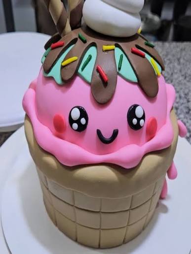 Pastel de helado artesanal personalizado de Heladería Ponky